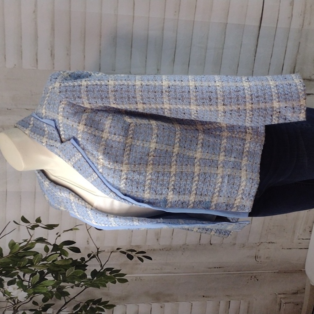 Requirements Light Blue and White Tweed Blazer With Skirt Size 16 - Picture 6 of 12